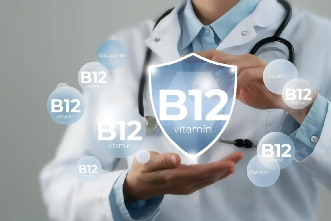 Lekarz prezentuje tarczę z symbolem B12, otoczoną bańkami z napisem "B12 vitamin" i "Cobalamin", sugerując bardzo wysoki poziom witaminy B12.